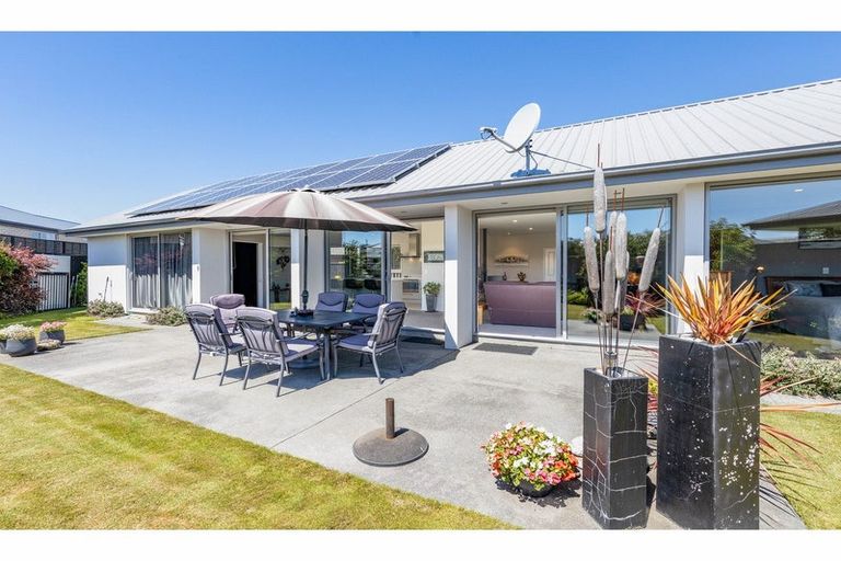 Photo of property in 8 Wisteria Lane, Rangiora, 7400