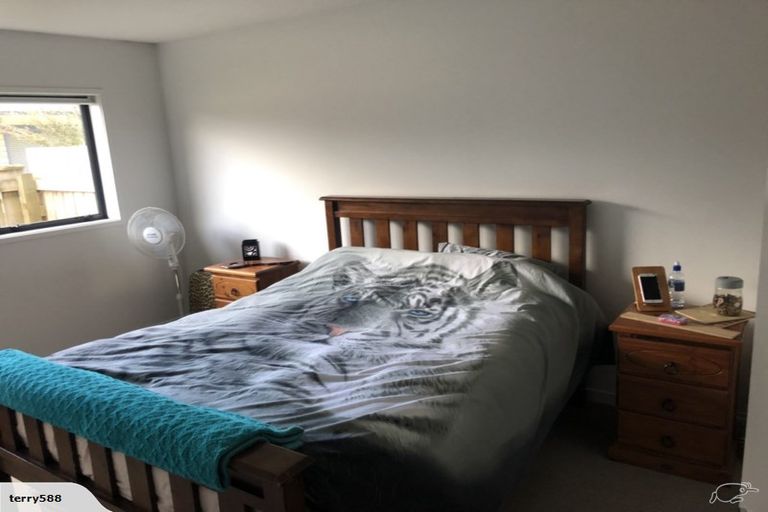 Photo of property in 5 Sunstone Crescent, Brown Owl, Upper Hutt, 5018