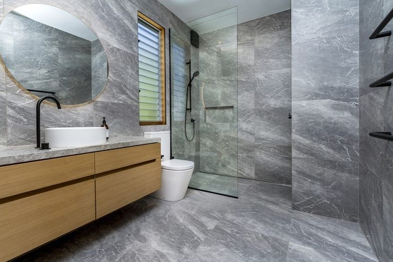 Photo of property in 21 Whitby Crescent, Mairangi Bay, Auckland, 0630