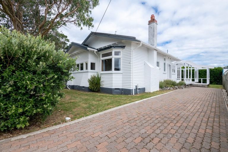 Photo of property in 14 Petherick Crescent, Johnsonville, Wellington, 6037