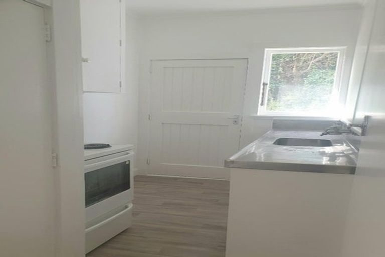 Photo of property in 115-117 Shakespeare Road, Bluff Hill, Napier, 4110