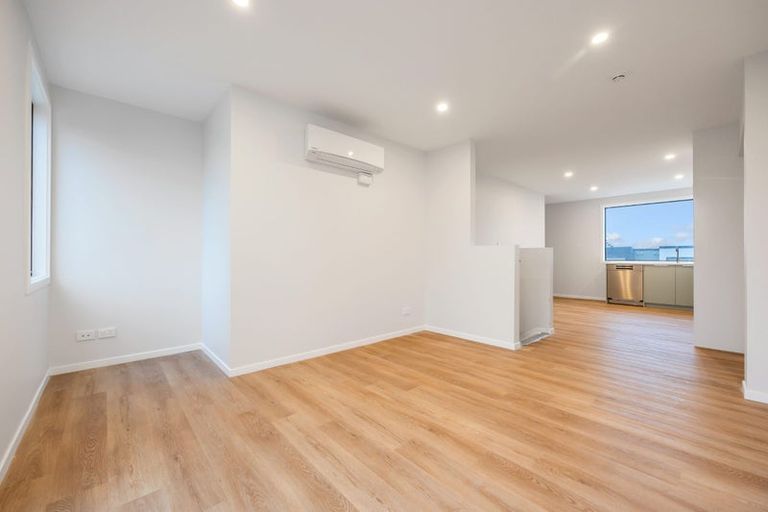 Photo of property in 7 Pukakaho Lane, Papatoetoe, Auckland, 2025