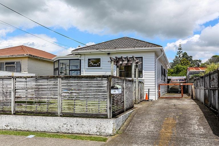 Photo of property in 43 Tokomaru Street, Welbourn, New Plymouth, 4312