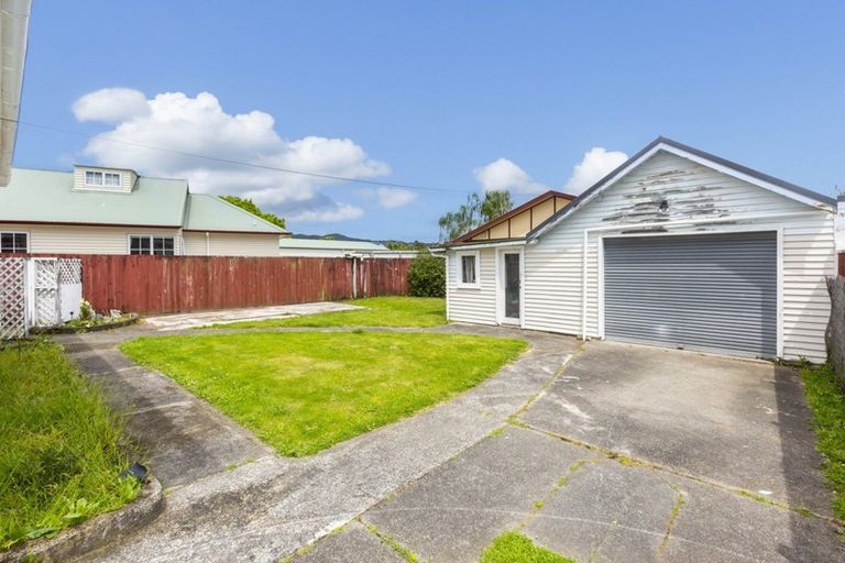 Photo of property in 35 Milton Street, Trentham, Upper Hutt, 5018