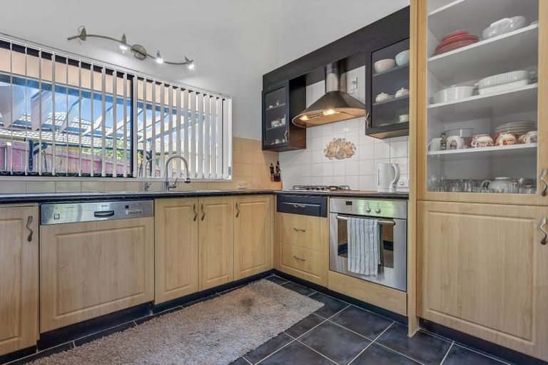 Photo of property in 8 Chardonnay Rise, Henderson, Auckland, 0612