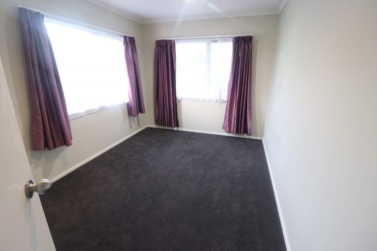 Photo of property in 10a Marie Crescent, Te Atatu South, Auckland, 0610