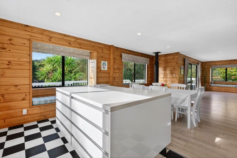 Photo of property in 178 Valley Road, Waimauku, 0881