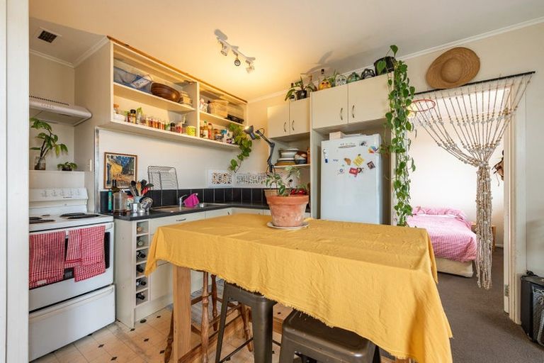 Photo of property in 126 Eden Street, Island Bay, Wellington, 6023