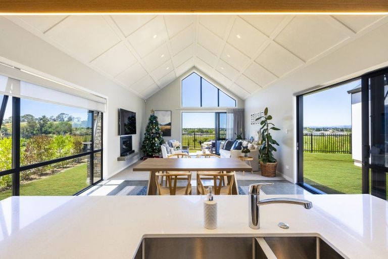 Photo of property in 75 Oak Road, Poraiti, Napier, 4112