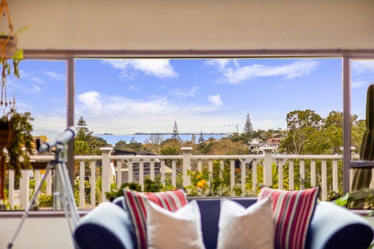 Photo of property in 2/22 Hastings Road, Mairangi Bay, Auckland, 0630