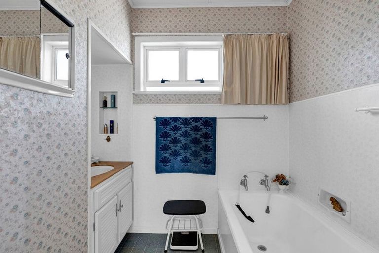 Photo of property in 19 Essex Street, Vogeltown, New Plymouth, 4310