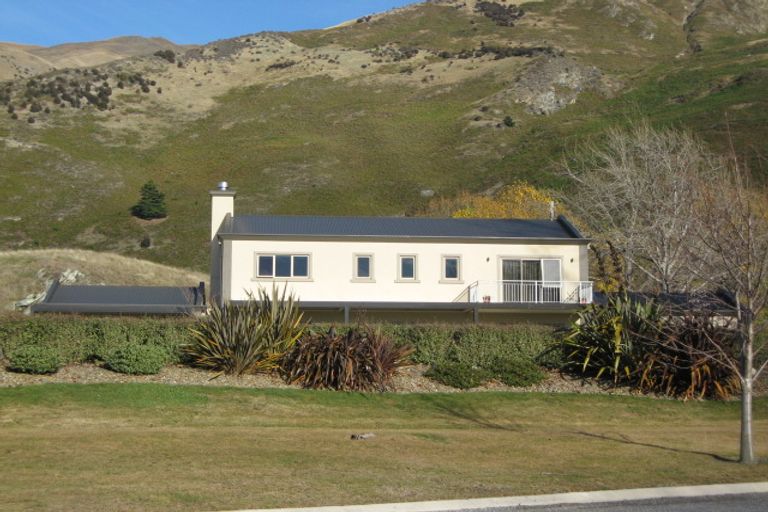 Photo of property in 17 Foxglove Heights, Wanaka, 9305