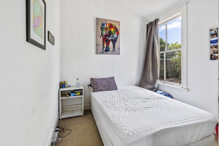 Photo of property in 10 Green Street, Newtown, Wellington, 6021