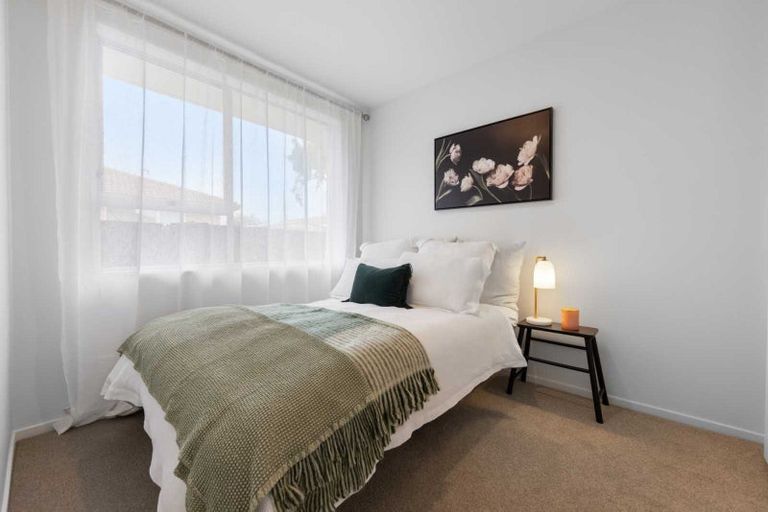 Photo of property in 1/40a Chipping Lane, Redwood, Christchurch, 8051