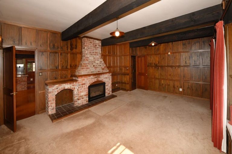 Photo of property in 32 Honeystone Street, Helensburgh, Dunedin, 9010