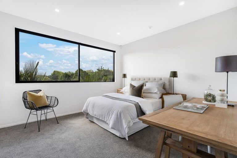 Photo of property in 27 Brownhill Road, Whitford, Manurewa, 2576