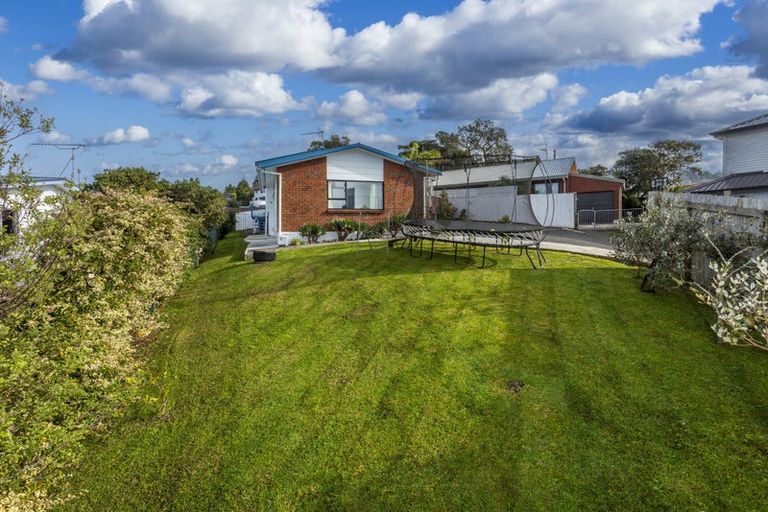 Photo of property in 1/10 Corric Hill, Torbay, Auckland, 0630