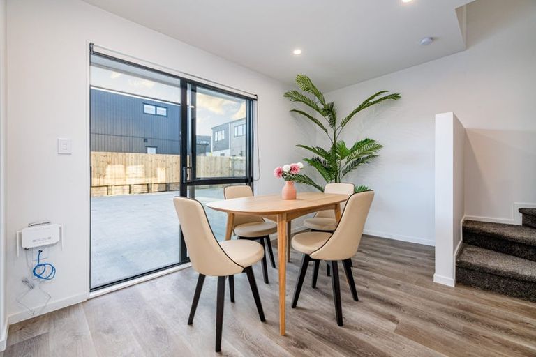 Photo of property in 4b Hepburn Road, Glendene, Auckland, 0602