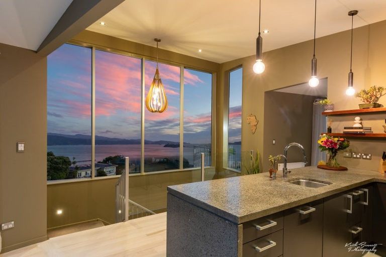 Photo of property in 4 Singers Road, Korokoro, Lower Hutt, 5012