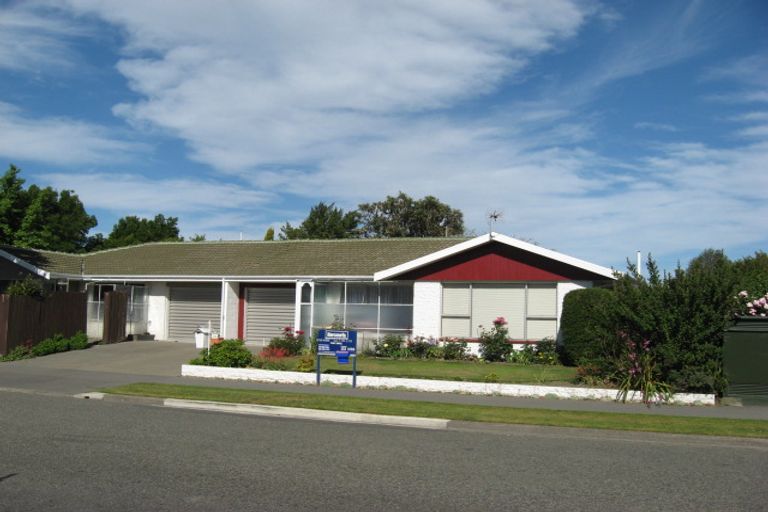 Photo of property in 104 Woodbury Street, Russley, Christchurch, 8042
