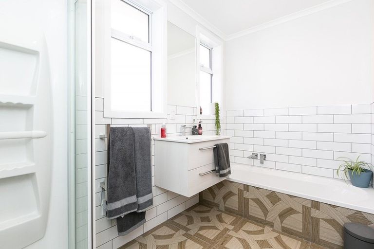 Photo of property in 10 Derwent Street, Helensburgh, Dunedin, 9010