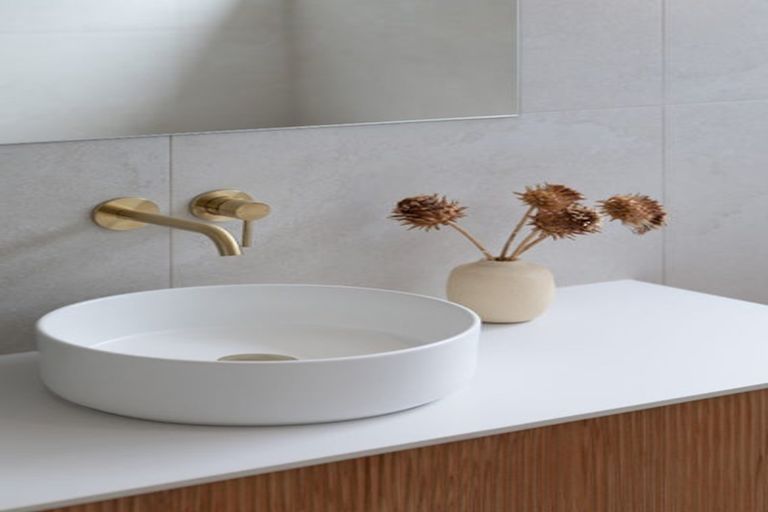 Photo of property in 2/1 The Brae, Mount Pleasant, Christchurch, 8081