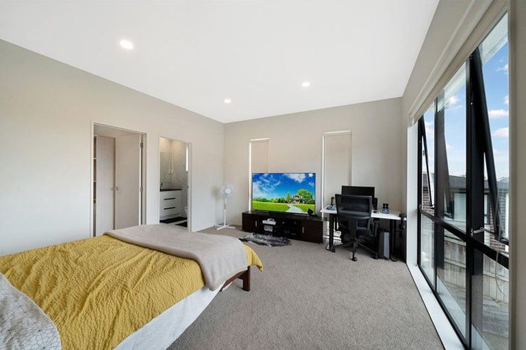 Photo of property in 55 Platinum Rise, Ranui, Auckland, 0612