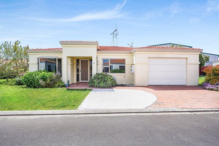 Photo of property in 4 Sudbury Court, Rototuna North, Hamilton, 3210