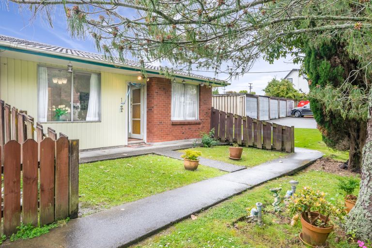 Photo of property in 1/10 Miro Street, New Lynn, Auckland, 0600