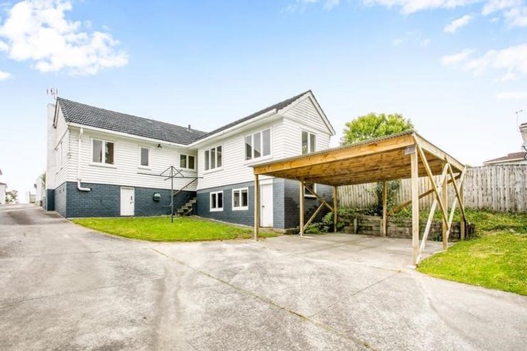 Photo of property in 24 Northall Road, New Lynn, Auckland, 0600