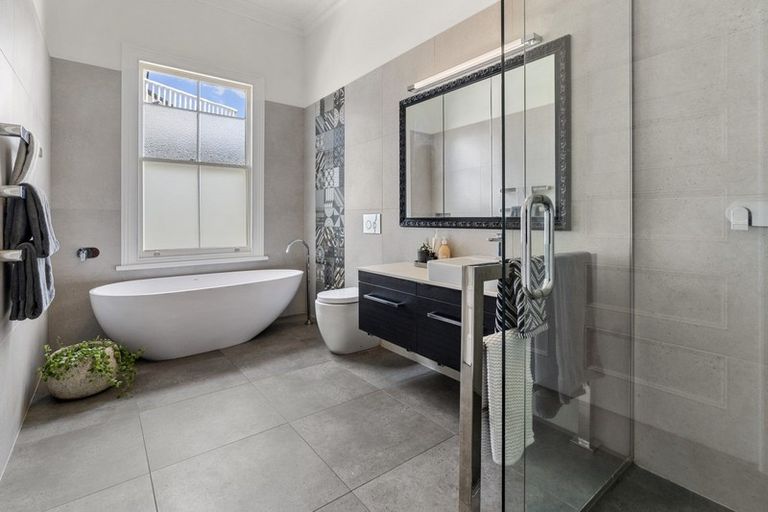 Photo of property in 23 Cheltenham Road, Devonport, Auckland, 0624