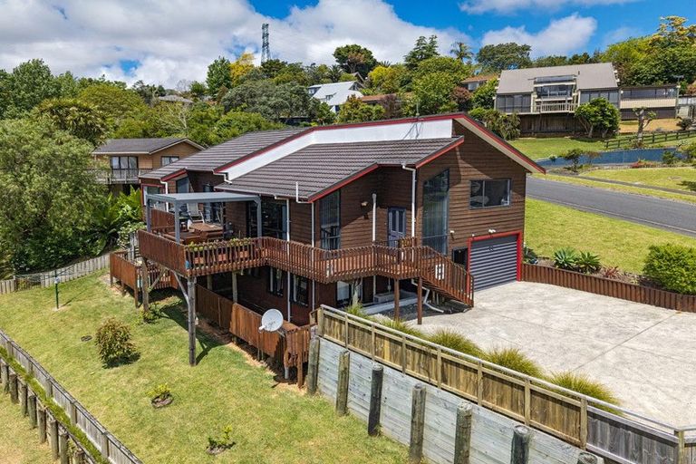 Photo of property in 9 Ngahere Drive, Horahora, Whangarei, 0110