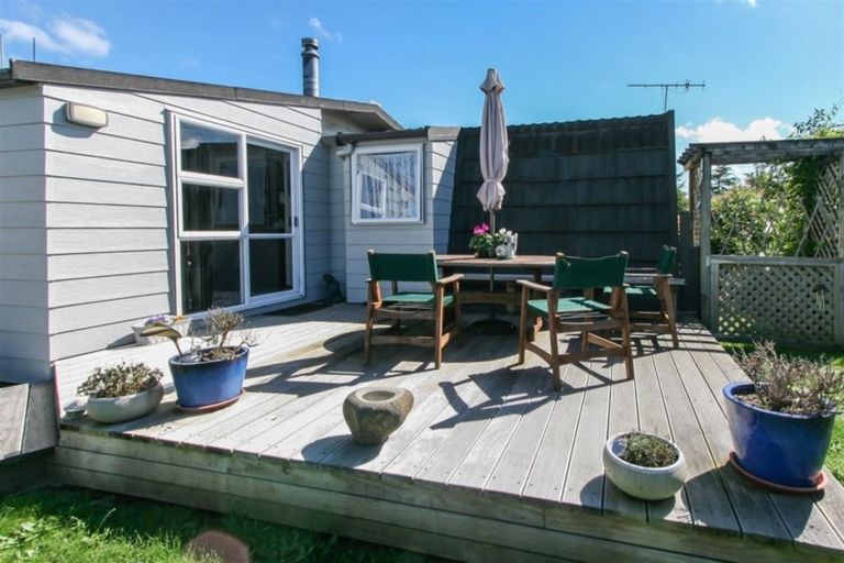 Photo of property in 27 Towai Street, Inglewood, 4330