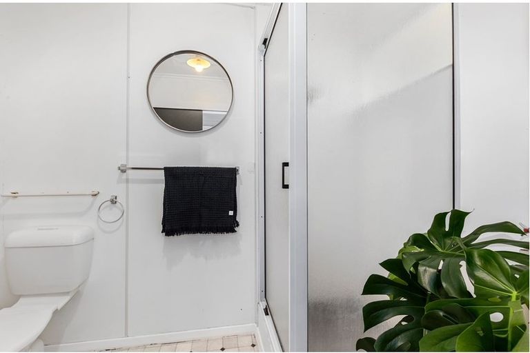 Photo of property in 1/26 Deller Grove, Silverstream, Upper Hutt, 5019