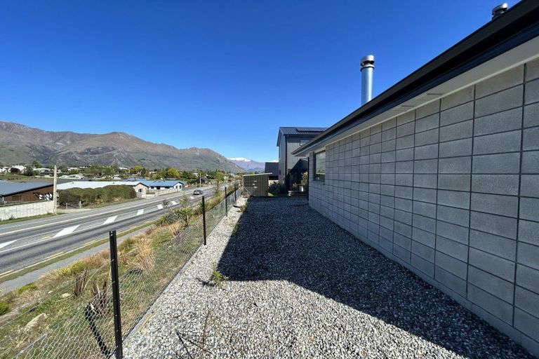 Photo of property in 11 Tuke Lane, Wanaka, 9305