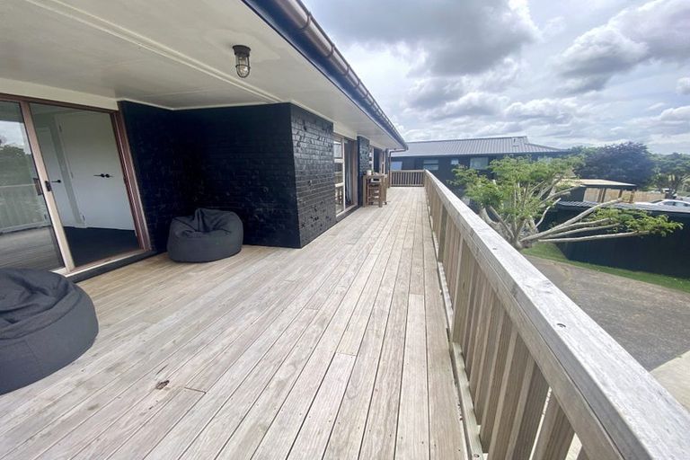 Photo of property in 7 Sealand Place, Mangere Bridge, Auckland, 2022