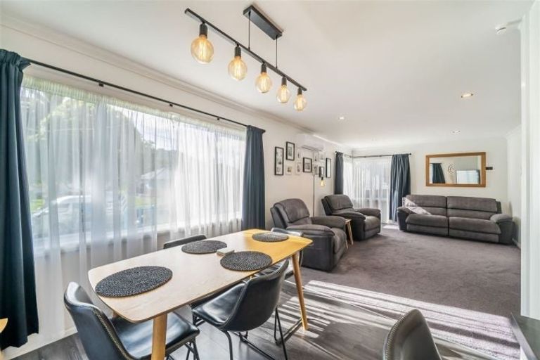 Photo of property in 6 Hudson Avenue, Ebdentown, Upper Hutt, 5018