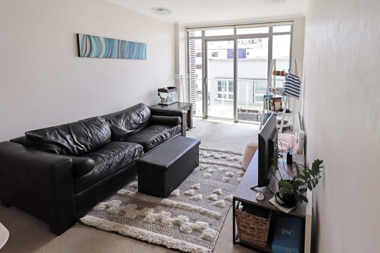 Photo of property in Monvie Apartments, 304/15 Holland Street, Te Aro, Wellington, 6011