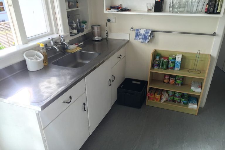 Photo of property in 71 Pirie Street, Mount Victoria, Wellington, 6011