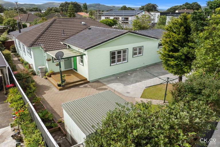 Photo of property in 32 Hall Crescent, Epuni, Lower Hutt, 5011