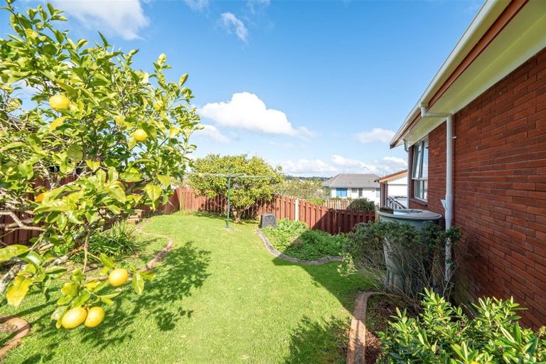 Photo of property in 1/14b Camrose Place, Glenfield, Auckland, 0629