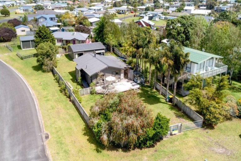 Photo of property in 29 Oyster Drive, Cooks Beach, Whitianga, 3591