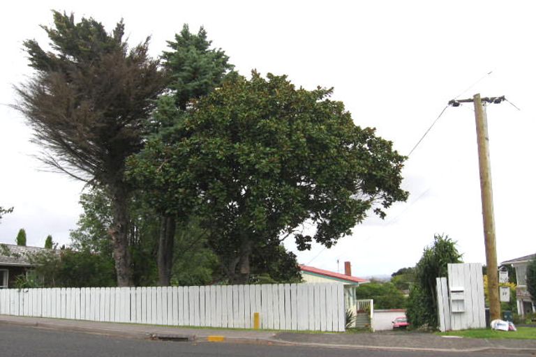 Photo of property in 12 Lynn Road, Bayview, Auckland, 0629