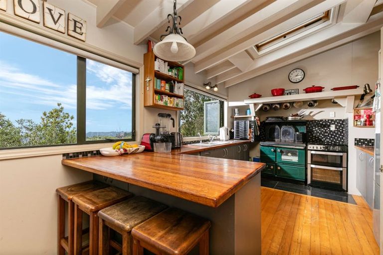 Photo of property in 166 Opanuku Road, Henderson Valley, Auckland, 0612