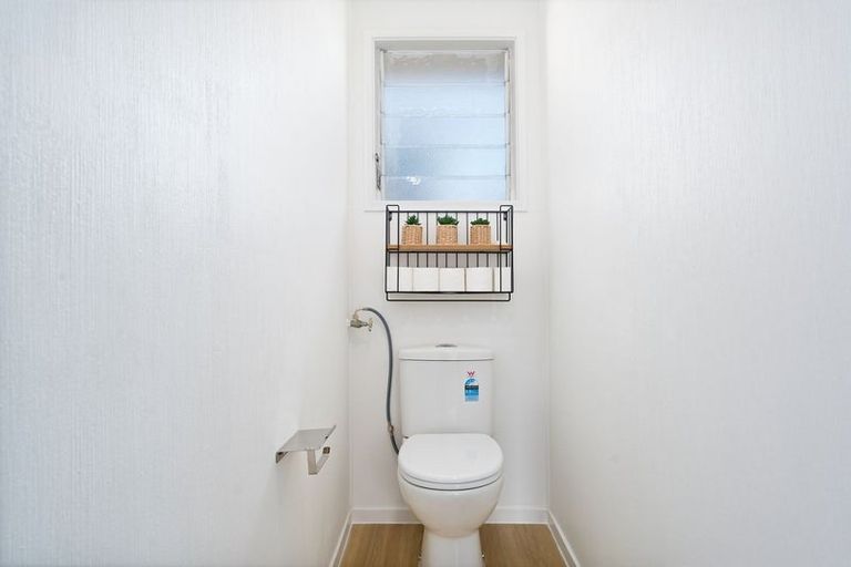 Photo of property in 402 West Coast Road, Glen Eden, Auckland, 0602