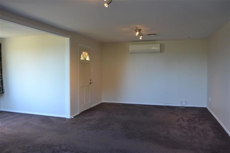 Photo of property in 14 Grays Road, Plimmerton, Porirua, 5026