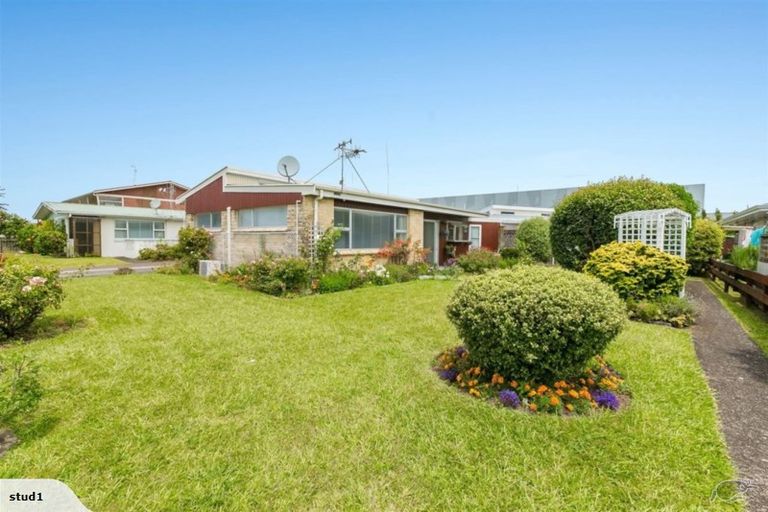 Photo of property in 96a Ngatai Road, Otumoetai, Tauranga, 3110