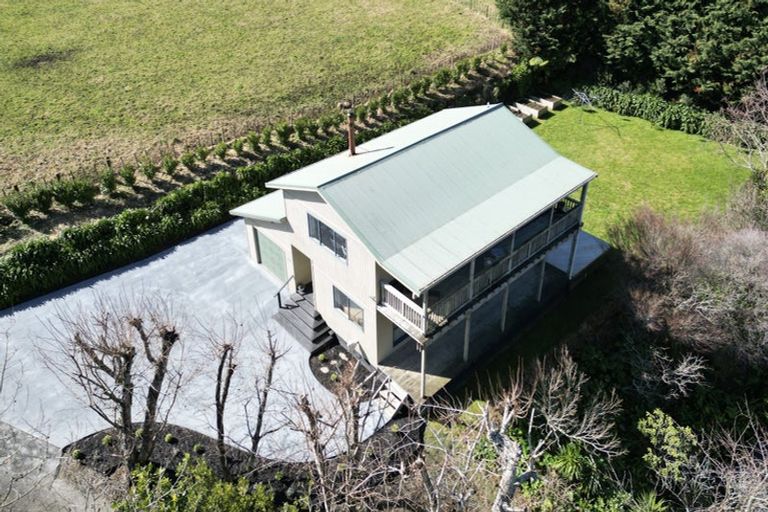 Photo of property in 172 Paraite Road, Paraite, New Plymouth, 4373