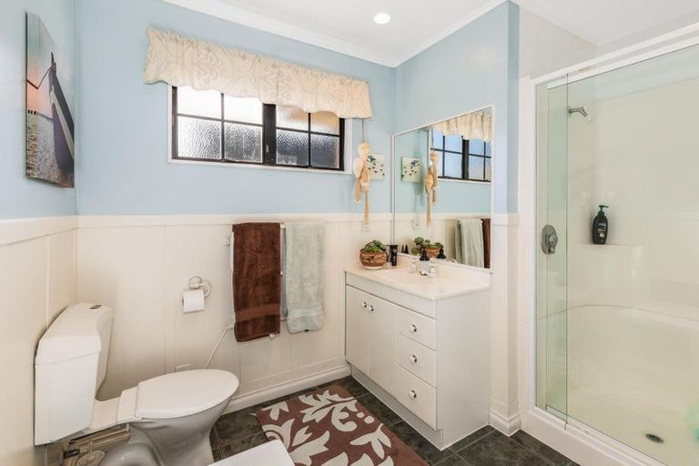 Photo of property in 6 Samwell Drive, Whitby, Porirua, 5024