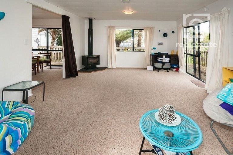 Photo of property in 2/25 Philson Terrace, Browns Bay, Auckland, 0630